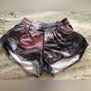 Lululemon Women’s Azurite Poppy Coral Hotty Hot Shorts II - Size 4